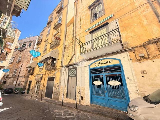 Negozio in affitto a Napoli