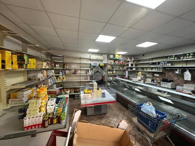 Negozio in affitto a Napoli