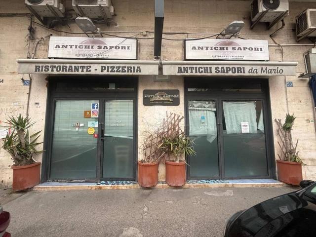 Negozio in affitto a Napoli