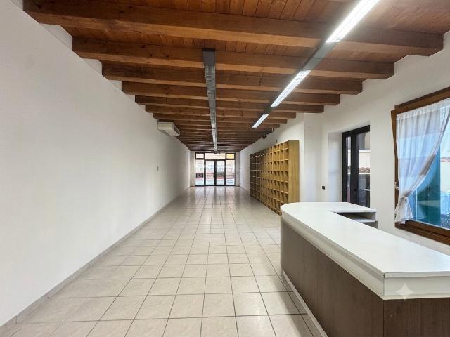 Negozio in affitto a Noventa Vicentina