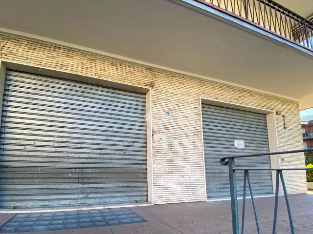 Negozio in affitto a Odolo