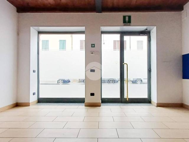 Negozio in affitto a Pandino