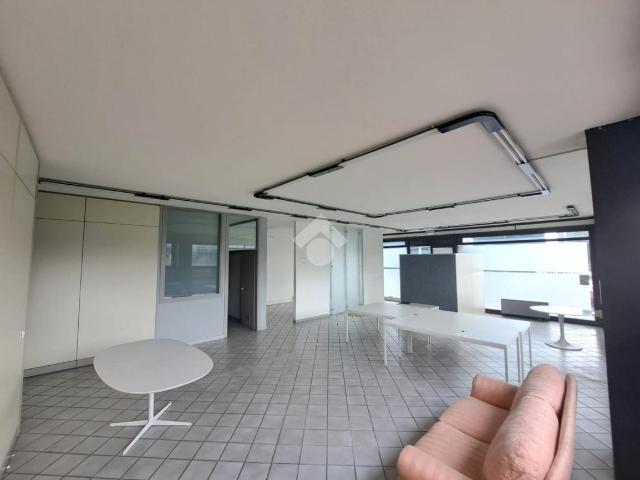 Negozio in affitto a Padova