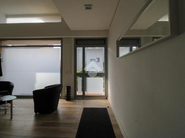 Negozio in affitto a Palazzolo Sull'Oglio
