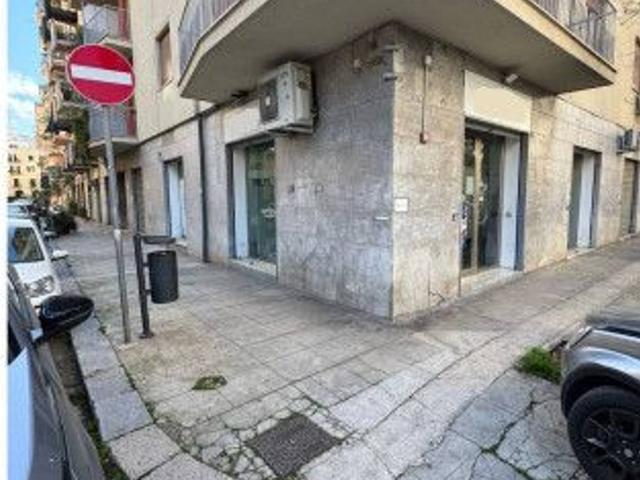 Negozio in affitto a Palermo