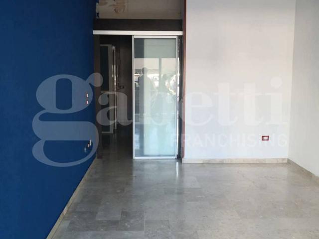 Negozio in affitto a Palermo
