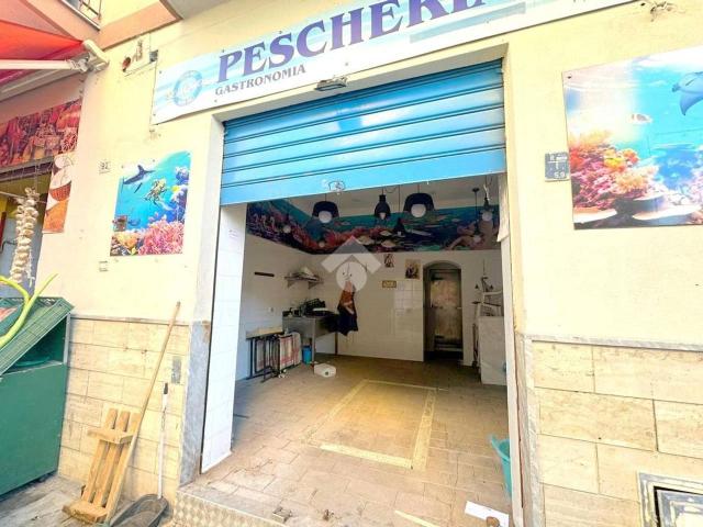 Negozio in affitto a Palermo