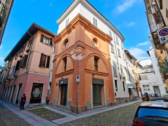 Negozio in affitto a Pavia