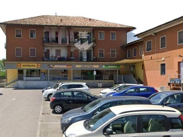 Negozio in affitto a Pavia