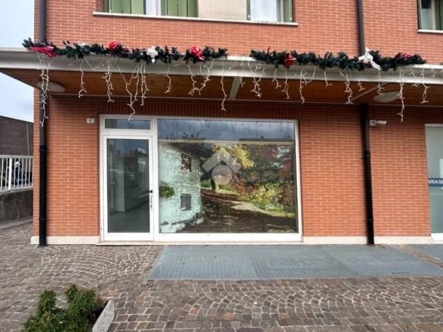 Negozio in affitto a Pederobba