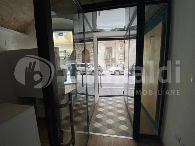 Negozio in affitto a Perugia