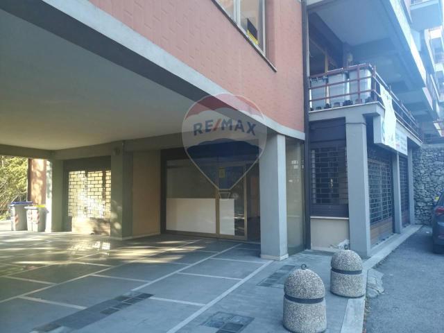 Negozio in affitto a Perugia