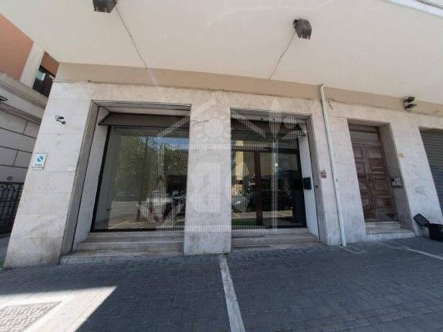 Negozio in affitto a Pescara