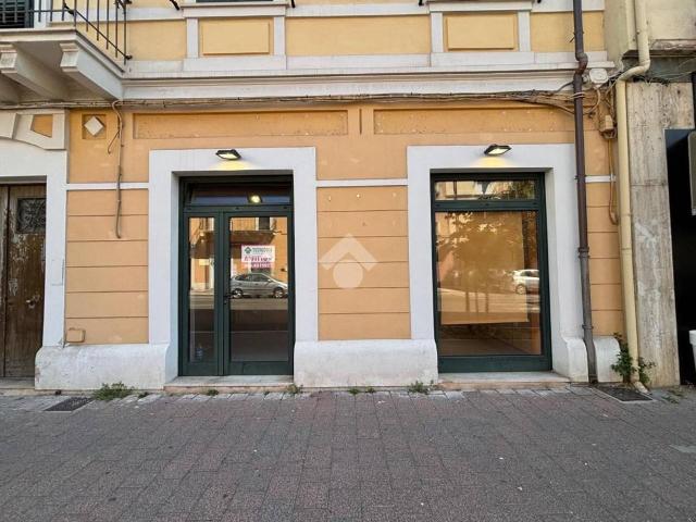 Negozio in affitto a Pescara