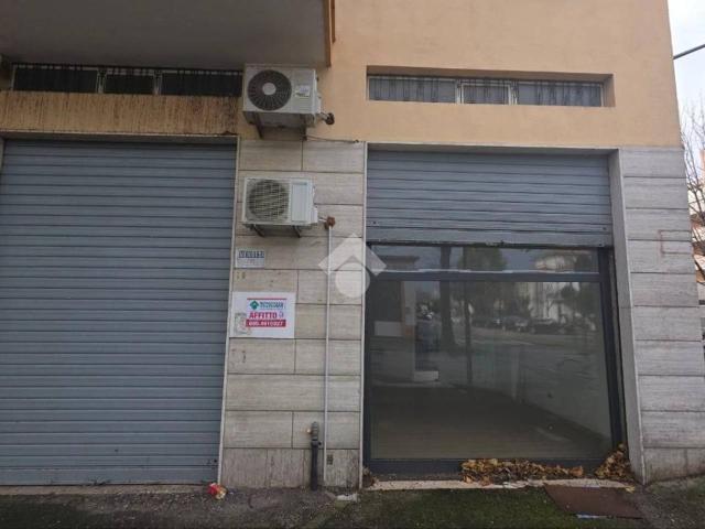 Negozio in affitto a Pescara