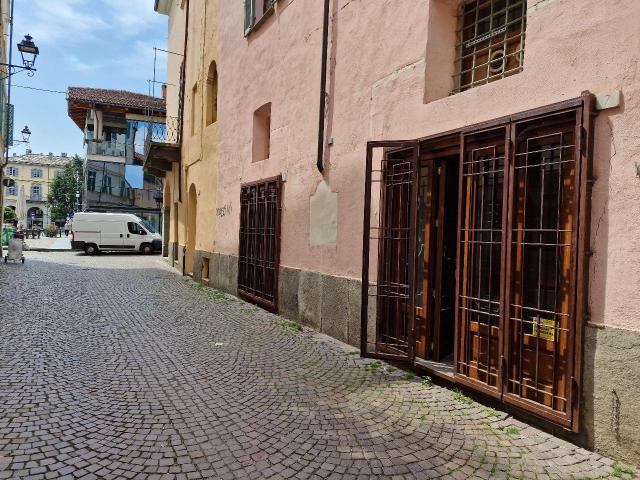 Negozio in affitto a Pinerolo