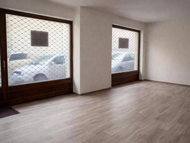 Negozio in affitto a Pinerolo