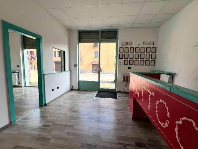 Negozio in affitto a Pinerolo