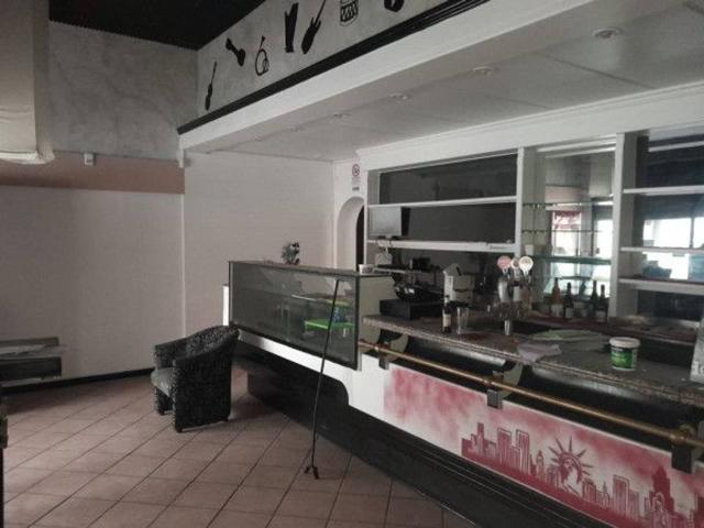 Negozio in affitto a Piacenza