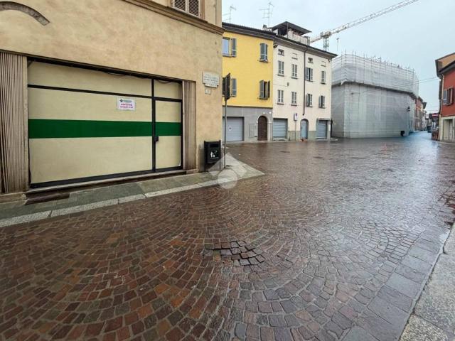 Negozio in affitto a Piacenza