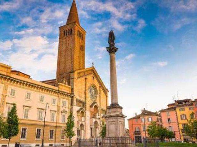 Negozio in affitto a Piacenza