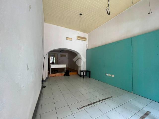 Negozio in affitto a Pistoia