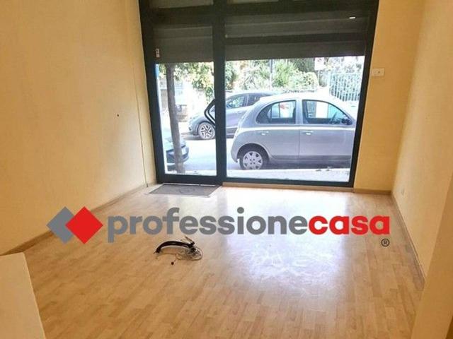 Negozio in affitto a Pomezia