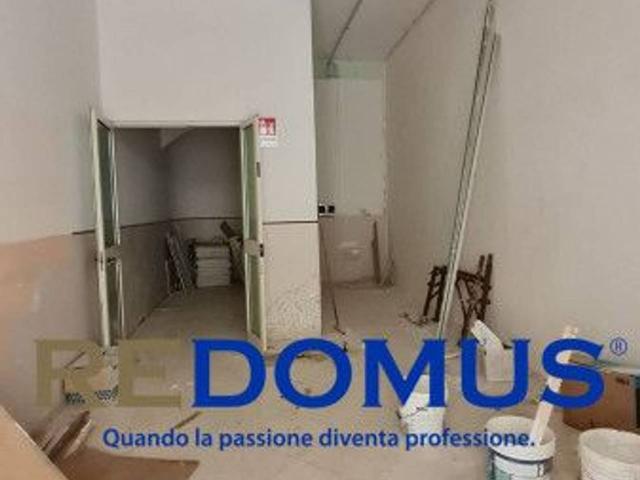 Negozio in affitto a Pomigliano D'Arco