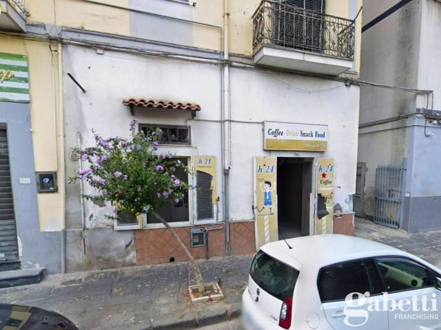 Negozio in affitto a Pomigliano D'Arco