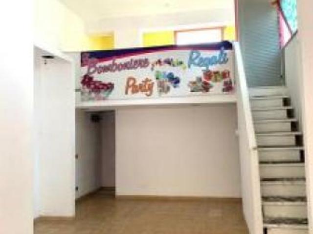 Negozio in affitto a Pomigliano D'Arco