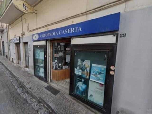 Negozio in affitto a Pompei