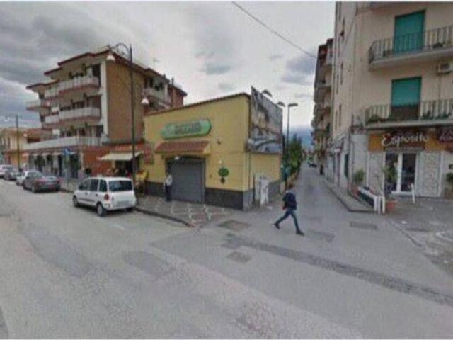 Negozio in affitto a Pompei