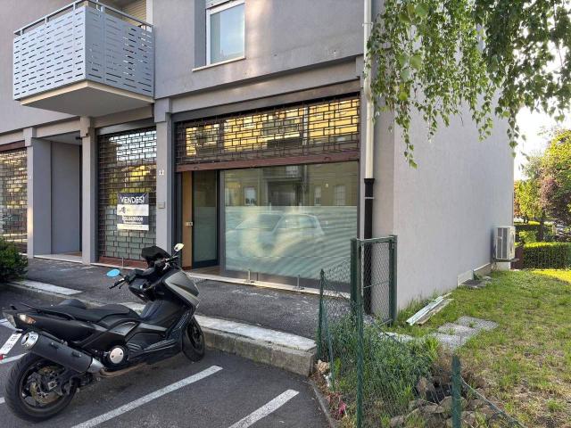 Negozio in affitto a Ponte San Pietro