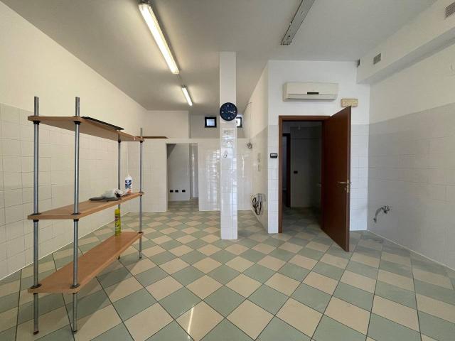 Negozio in affitto a Pontenure