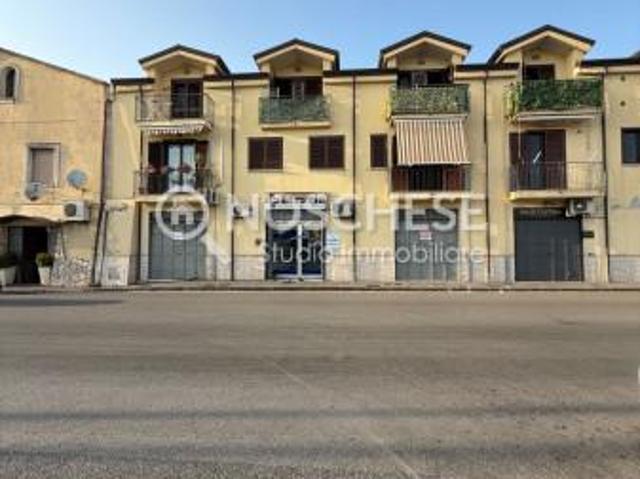 Negozio in affitto a Pontecagnano Faiano