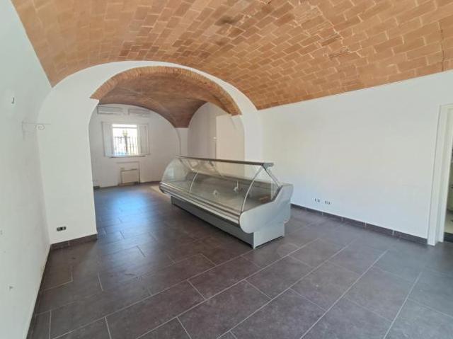 Negozio in affitto a Pontedera 67 mq Rif: 1407670