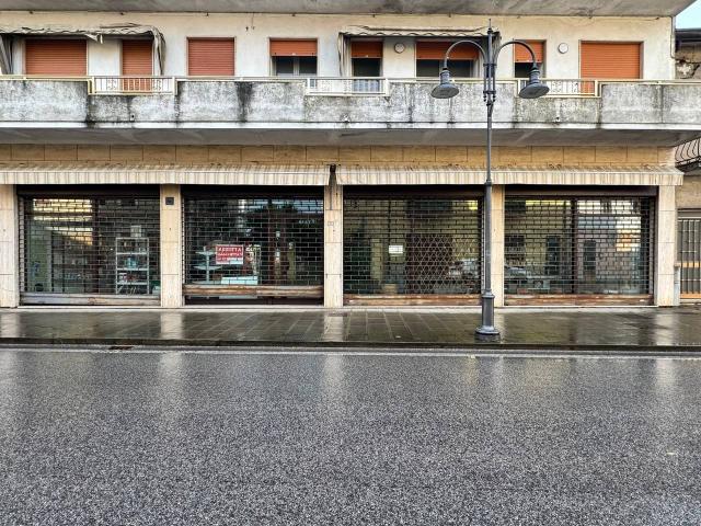 Negozio in affitto a Poiana Maggiore
