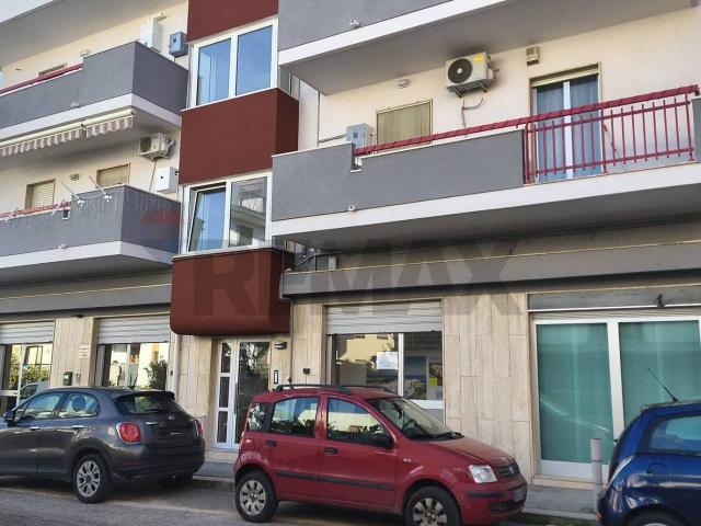 Negozio in affitto a Polignano A Mare