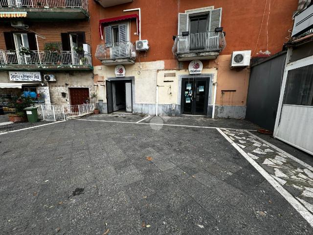 Negozio in affitto a Pozzuoli
