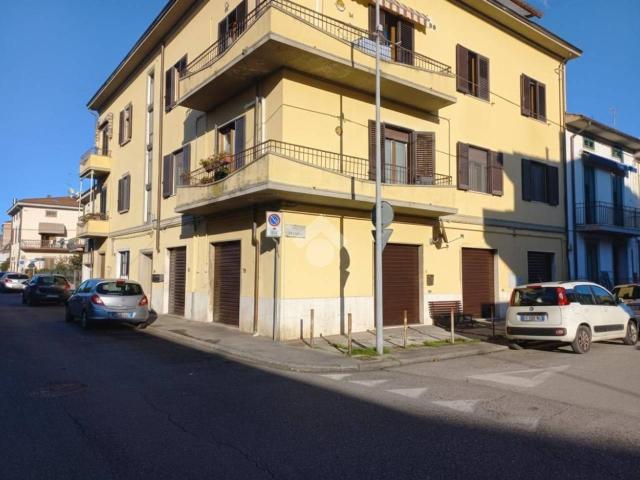 Negozio in affitto a Prato
