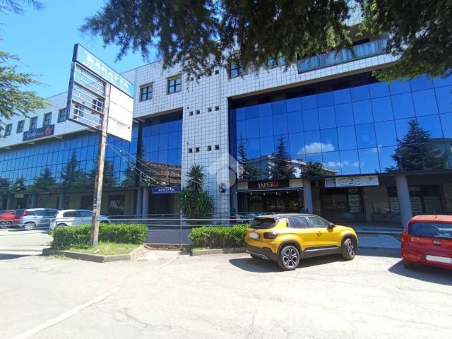 Negozio in affitto a Rende