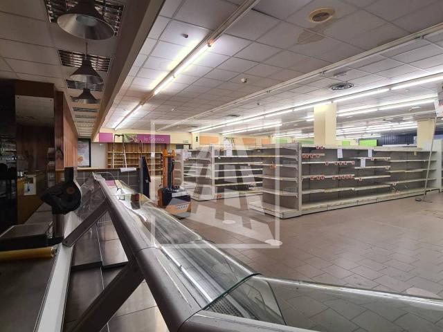 Negozio in affitto a Reggio Emilia