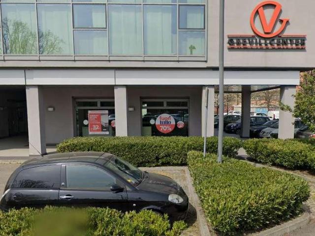 Negozio in affitto a Reggio Emilia