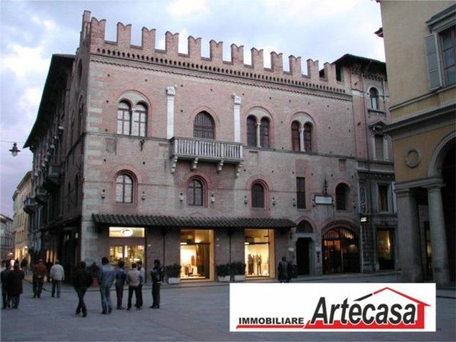 Negozio in affitto a Reggio Emilia