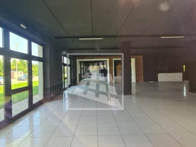 Negozio in affitto a Reggio Emilia