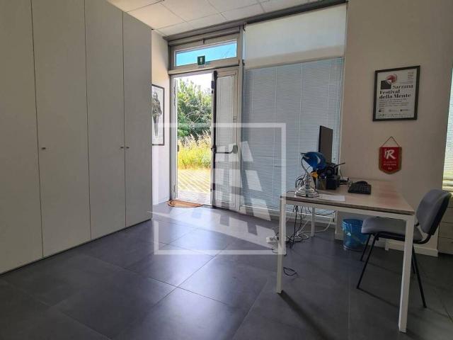Negozio in affitto a Reggio Emilia