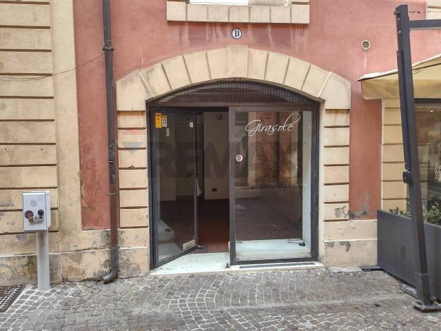 Negozio in affitto a Rimini