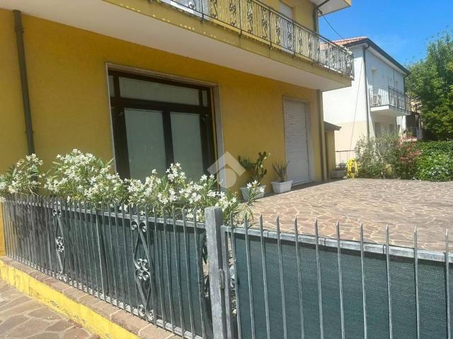 Negozio in affitto a Rimini