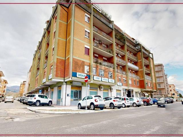 Negozio in affitto a Rieti