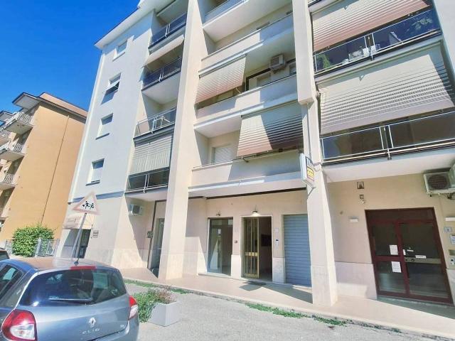 Negozio in affitto a Rieti